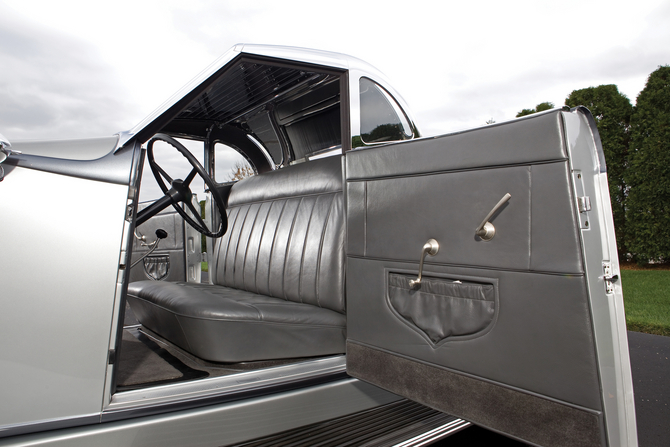 Auburn 8-105 Salon Retractable Hardtop Cabriolet Auburn 8-105 Salon Retractable Hardtop Cabriolet