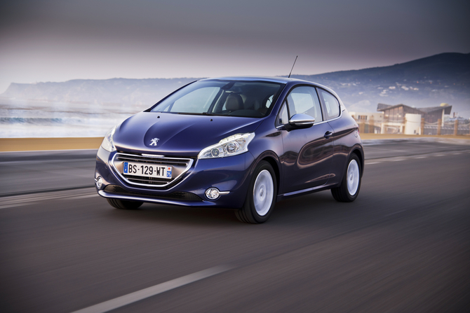 Peugeot 208 Allure 1.6 BlueHDi Peugeot 208 Allure 1.6 BlueHDi