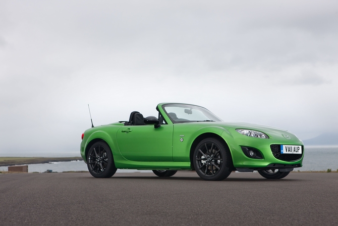 Mazda MX-5 Coupé Cabriolet 2.0i Sport Black Mazda MX-5 Coupé Cabriolet 2.0i Sport Black