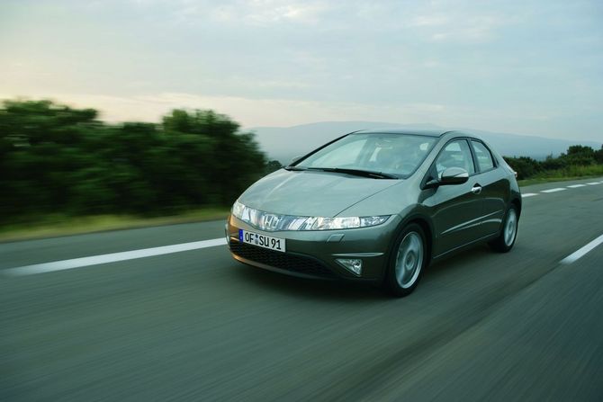 Honda Civic 1.8 Elegance Honda Civic 1.8 Elegance