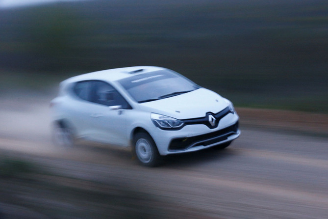 The R3T is based on the latest Clio R.S. The R3T is based on the latest Clio R.S.