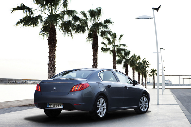 Peugeot 508 Active 1.6 e-HDi 112 CMP6 Peugeot 508 Active 1.6 e-HDi 112 CMP6