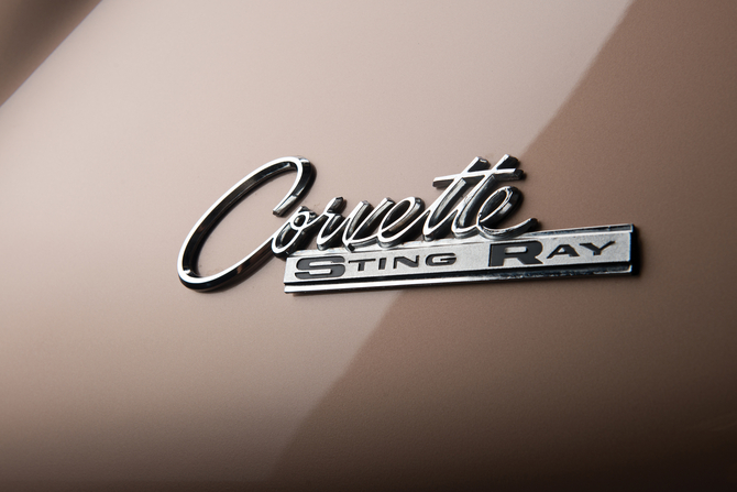 Chevrolet Corvette Sting Ray 'Fuel-Injected' Split-Window Coupe Chevrolet Corvette Sting Ray 'Fuel-Injected' Split-Window Coupe