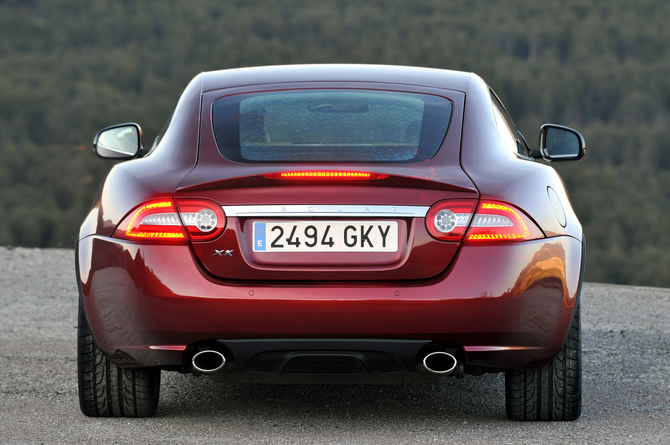 Jaguar XK Coupe 5.0 V8 Jaguar XK Coupe 5.0 V8