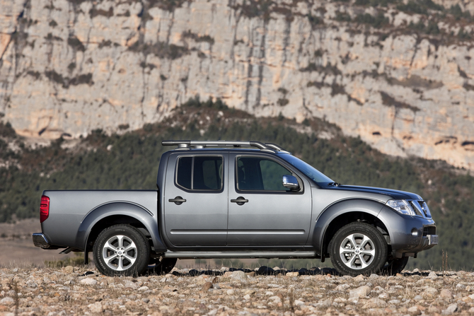 Nissan Navara 2.5 dCi 190 EU5 4x4 Double Cab SE Confort Nissan Navara 2.5 dCi 190 EU5 4x4 Double Cab SE Confort