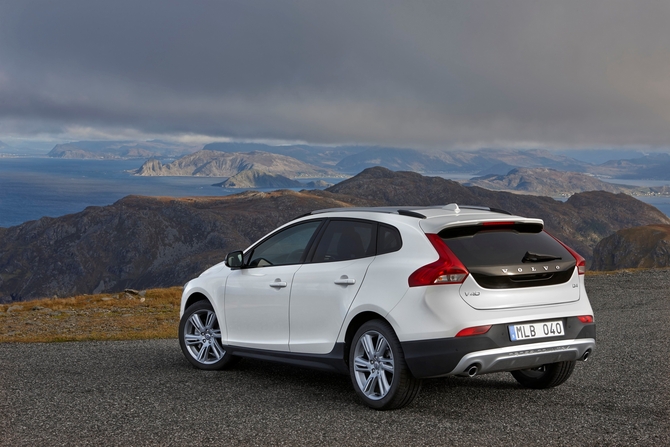 Volvo V40 Cross Country T5 AWD Summum Geartronic Volvo V40 Cross Country T5 AWD Summum Geartronic