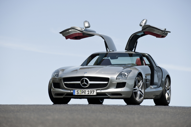 Mercedes offer chance to race David Coulthard Mercedes offer chance to race David Coulthard