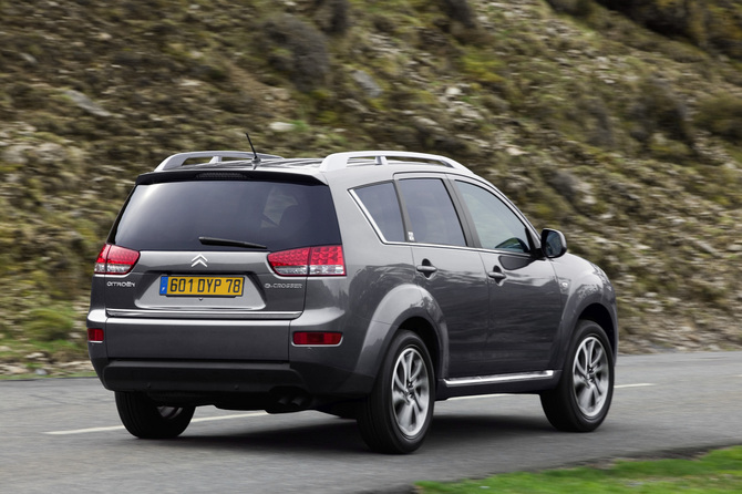 Citroën C-Crosser 2.2HDi Exclusive 18 Citroën C-Crosser 2.2HDi Exclusive 18