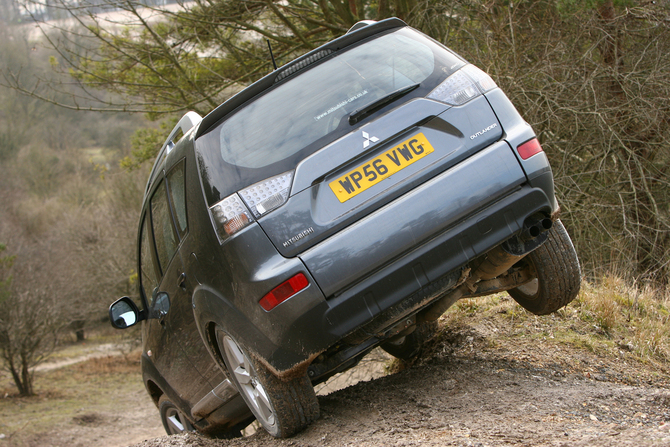 Mitsubishi Outlander SE 2WD Mitsubishi Outlander SE 2WD
