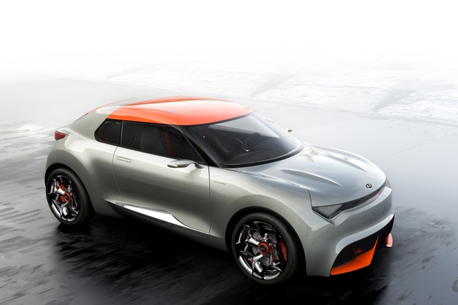 The car uses carbon fiber body panels The car uses carbon fiber body panels
