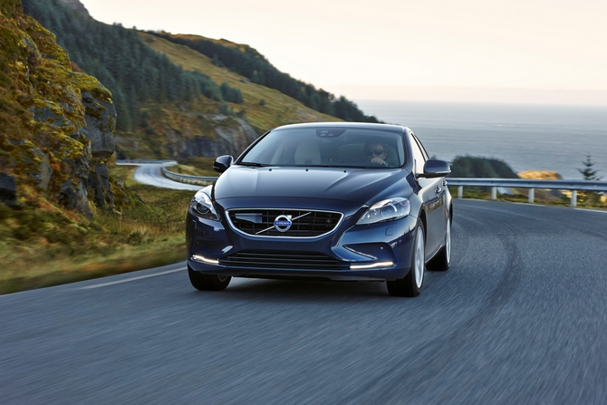 Volvo V40 D2 Summum Eco Volvo V40 D2 Summum Eco