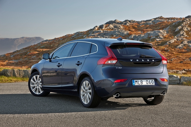 Volvo V40 D4 VED Kinetic Eco Volvo V40 D4 VED Kinetic Eco