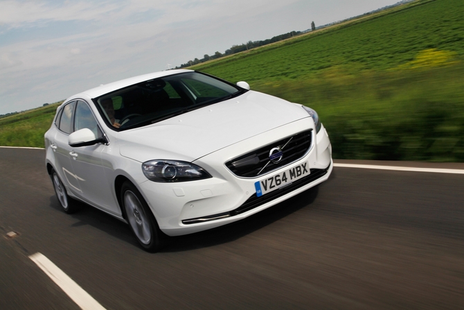 Volvo V40 D4 VED Momentum Geartronic Volvo V40 D4 VED Momentum Geartronic