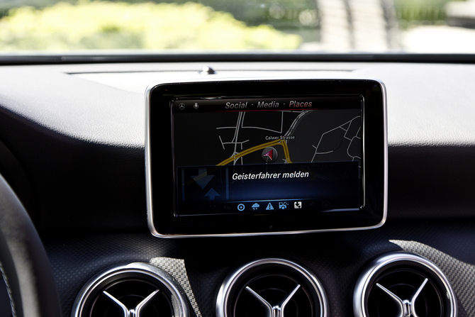 The Car-to-X technology can be optioned on new cars or retrofitted The Car-to-X technology can be optioned on new cars or retrofitted