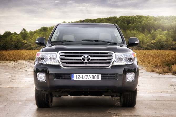 Toyota Land Cruiser V8 4x4 4.5 D-4D Toyota Land Cruiser V8 4x4 4.5 D-4D