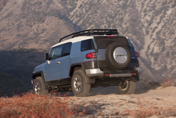 Toyota FJ Cruiser 4X2 Toyota FJ Cruiser 4X2