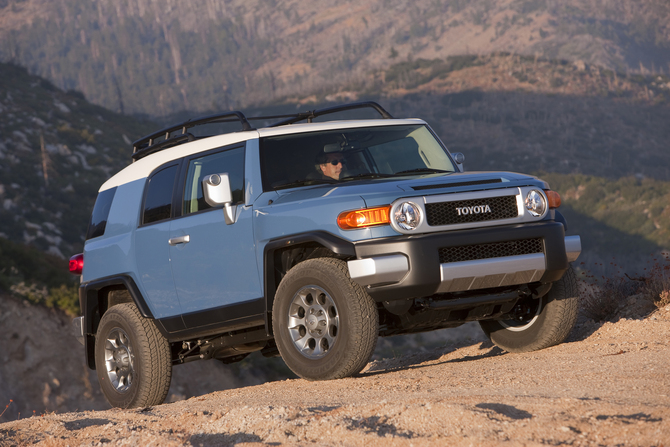 Toyota FJ Cruiser 4X2 Toyota FJ Cruiser 4X2