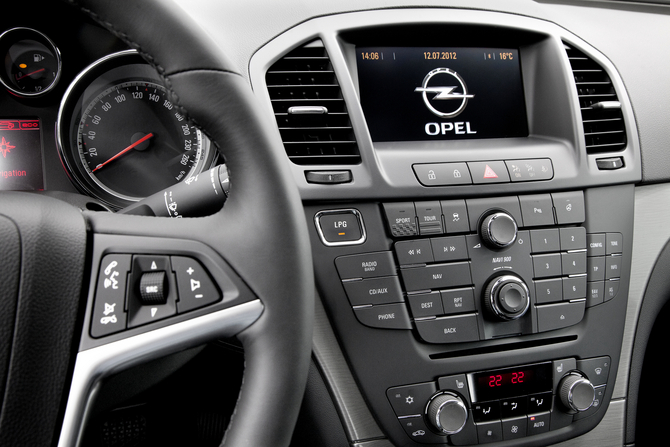 It comes in all of the Insignia's body variants: sedan, hatchback and wagon It comes in all of the Insignia's body variants: sedan, hatchback and wagon