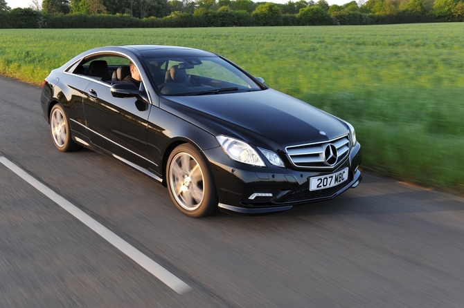 Mercedes-Benz E 220 CDI BlueEfficiency Coupé Avantgarde Mercedes-Benz E 220 CDI BlueEfficiency Coupé Avantgarde
