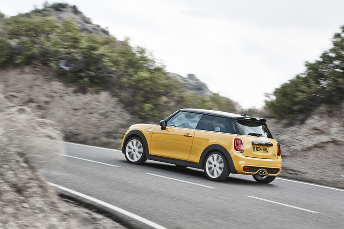 MINI (BMW) Cooper S MINI (BMW) Cooper S