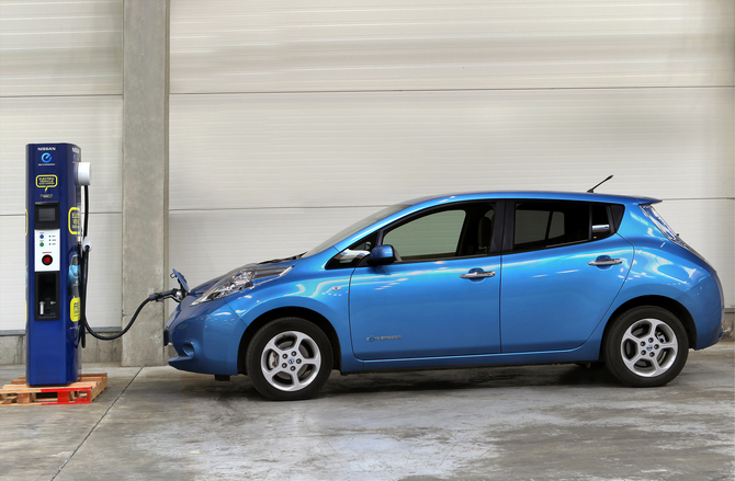 Les Bornes de Recharges Rapides Offertes par Nissan Debarquent en Europe Les Bornes de Recharges Rapides Offertes par Nissan Debarquent en Europe