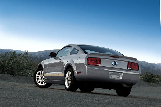 Ford Mustang V6 Automatic Ford Mustang V6 Automatic