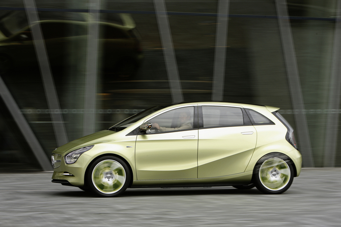 Mercedes-Benz BlueZERO E-CELL Mercedes-Benz BlueZERO E-CELL