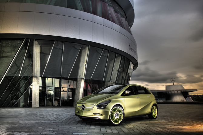 Mercedes-Benz BlueZERO E-CELL Mercedes-Benz BlueZERO E-CELL