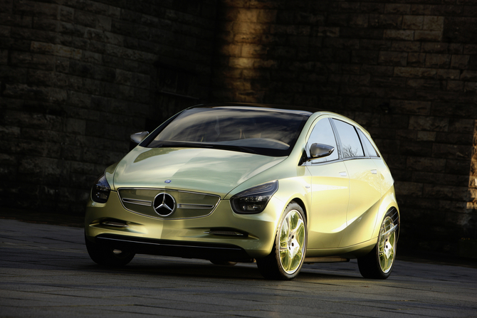 Mercedes-Benz BlueZERO E-CELL Mercedes-Benz BlueZERO E-CELL
