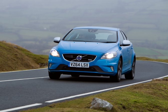 Volvo V40 D4 VED R-Design Sum Volvo V40 D4 VED R-Design Sum