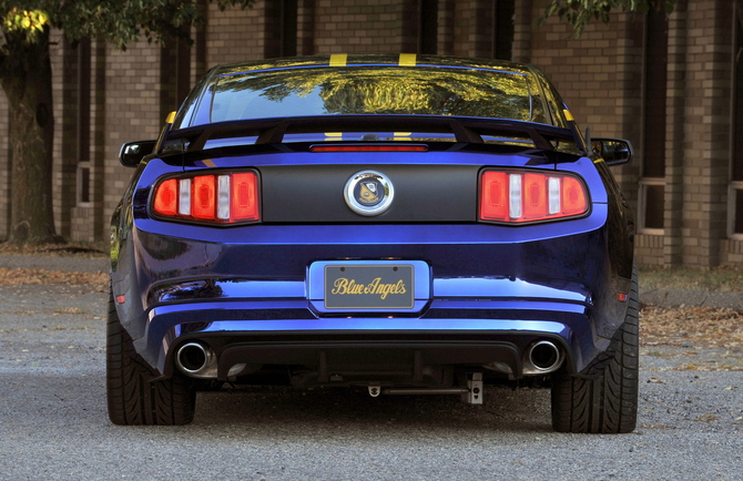 Special Mustang GT Blue Angels earns $400.000 for EAA’s Young Eagles organisation Special Mustang GT Blue Angels earns $400.000 for EAA’s Young Eagles organisation
