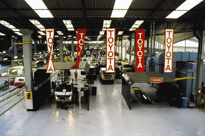 Toyota wird 75 Jahre alt Toyota wird 75 Jahre alt