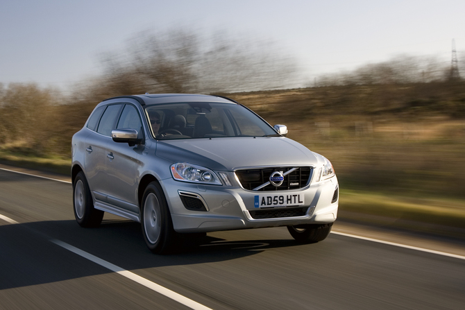 Volvo XC60 2.0 D3 DRIVe R-Design Premium 2WD Volvo XC60 2.0 D3 DRIVe R-Design Premium 2WD