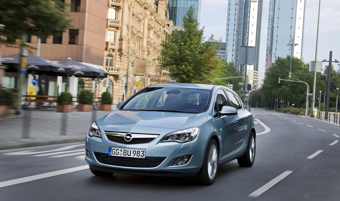 Opel Astra 1.3 CDTI DPF ecoFLEX 95cv Enjoy (10) Opel Astra 1.3 CDTI DPF ecoFLEX 95cv Enjoy (10)