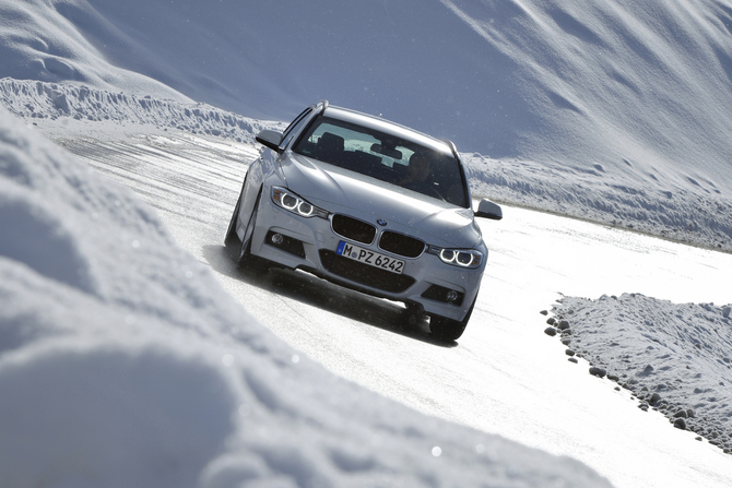 BMW 335d Touring xDrive AT BMW 335d Touring xDrive AT