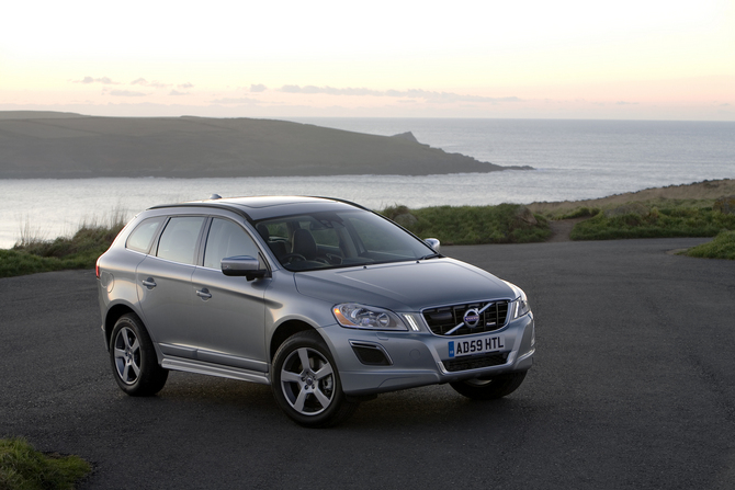 Volvo XC60 3.0 T6 R-Design Premium 4WD Volvo XC60 3.0 T6 R-Design Premium 4WD