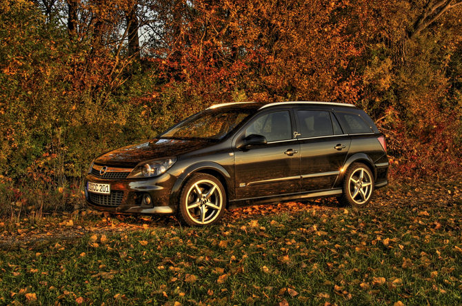 Opel Astra Caravan 1.9 CDTI DPF 150cv Cosmo Plus Opel Astra Caravan 1.9 CDTI DPF 150cv Cosmo Plus
