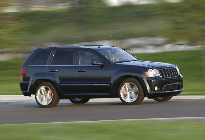 Jeep Cherokee SRT8 Does 8:49 Lap around the Nürburgring Jeep Cherokee SRT8 Does 8:49 Lap around the Nürburgring