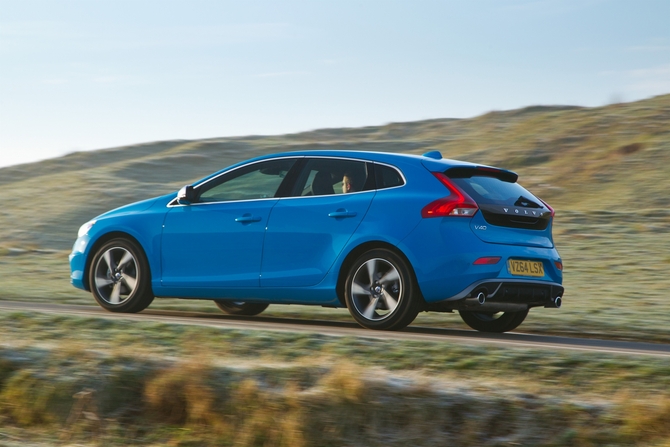 Volvo V40 D2 R-Design Volvo V40 D2 R-Design