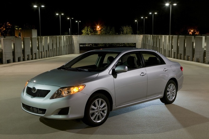 Toyota Corolla Base 5-Spd MT Toyota Corolla Base 5-Spd MT