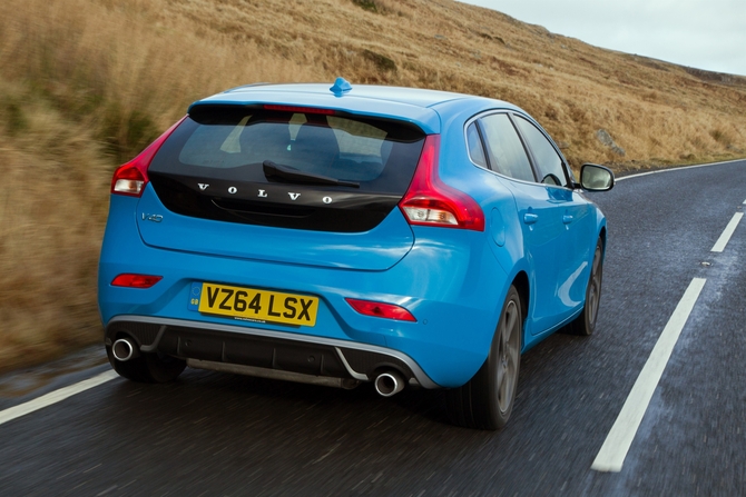 Volvo V40 D2 R-Design Momentum Volvo V40 D2 R-Design Momentum