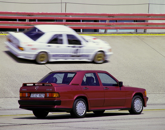 Mercedes-Benz 190 E 2.5-16 AT Mercedes-Benz 190 E 2.5-16 AT