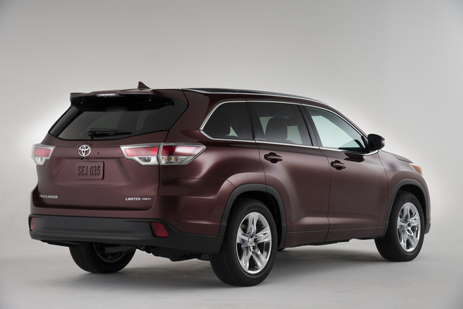 Toyota Introduces Third Generation Highlander with Hybrid Option Toyota Introduces Third Generation Highlander with Hybrid Option