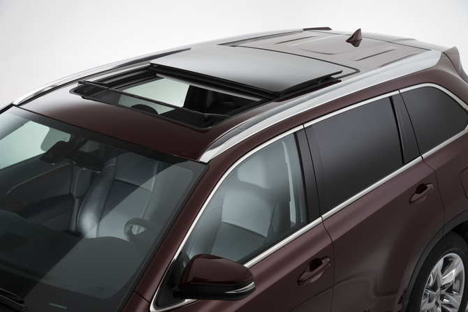 Toyota Introduces Third Generation Highlander with Hybrid Option Toyota Introduces Third Generation Highlander with Hybrid Option