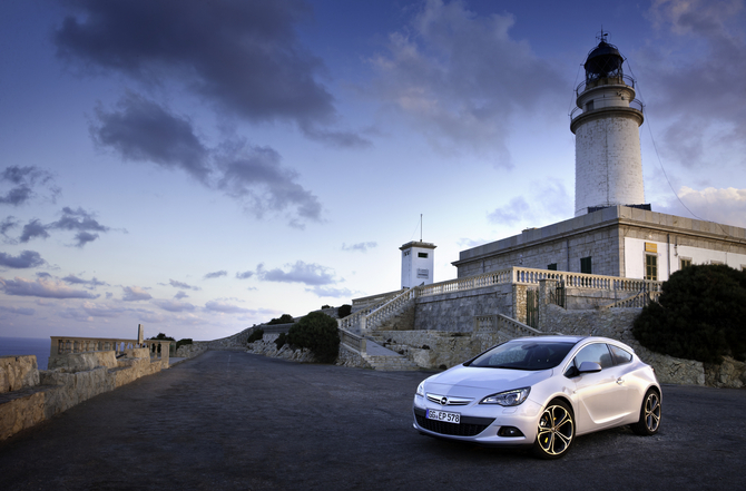Opel Astra GTC 1.7 CDTI Start/Stop Opel Astra GTC 1.7 CDTI Start/Stop