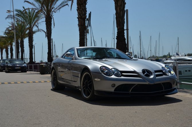 Autoviva's Facebook Avatar Photo Contest - August 2011 Autoviva's Facebook Avatar Photo Contest - August 2011