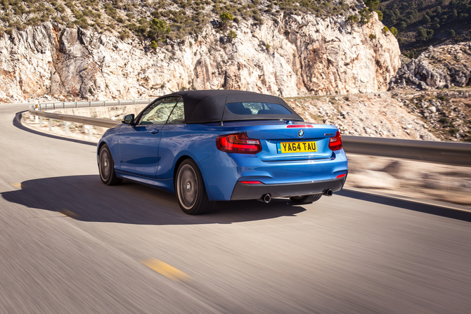 BMW M235i xDrive Cabrio BMW M235i xDrive Cabrio