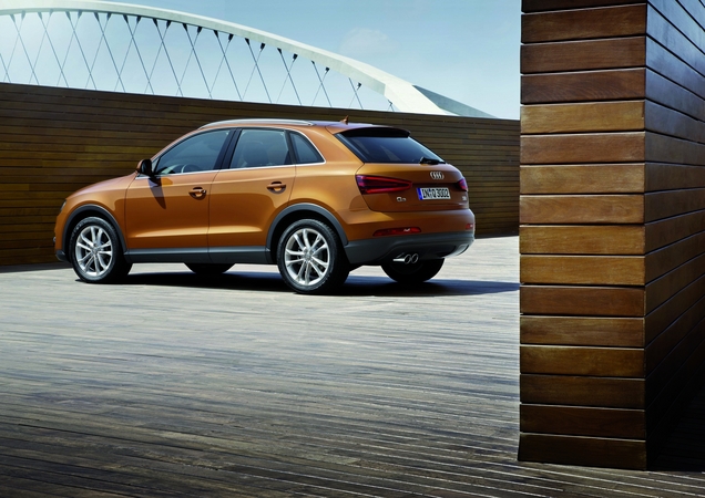 Audi Q3 2.0 TFSI 211 S line quattro Audi Q3 2.0 TFSI 211 S line quattro