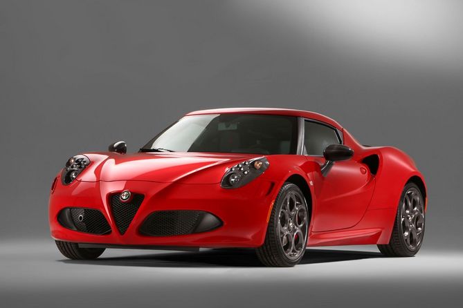 O 4C é provavelmente o Alfa Romeo mais interessante dos últimos tempos O 4C é provavelmente o Alfa Romeo mais interessante dos últimos tempos