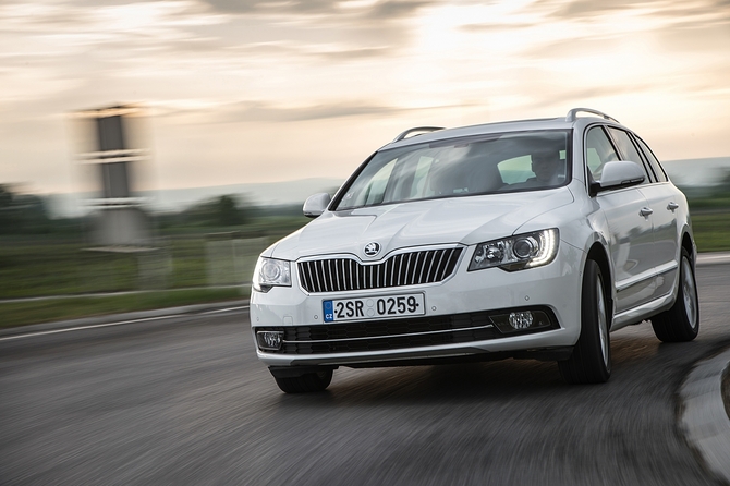 Skoda Superb Break 2.0 TDI 4x4 DSG Active Skoda Superb Break 2.0 TDI 4x4 DSG Active